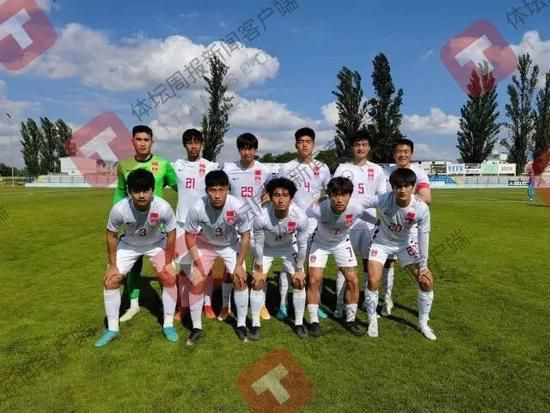 CCTV6 VIP影院 全部 电影 电视剧 影人 视频 图片 新闻 更新时间 所有 1小时内 今日内 1周内 1个月内 从资讯频道搜索 结果 70644 条 郭晶晶与霍启刚现身慈善晚宴 亲密挽手罕见秀恩爱 2015-11-27 11月26日，郭晶晶在香港与丈夫霍启刚结伴，恩爱出席慈善晚宴，以显善心。