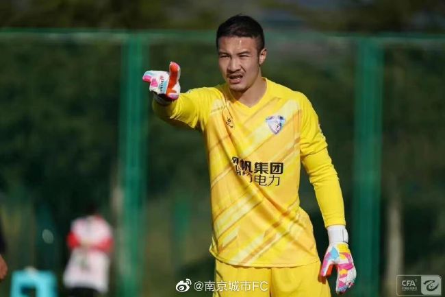 片方发布一支“X战警20年高潮落幕”特辑，次代演员阵容集体现身，分享自己的《X战警》情结 《X战警：黑凤凰》新预告曝光 X战警燃战凤凰之力 2019-06-05 《X战警：黑凤凰》将于今晚0点登陆全国院线！